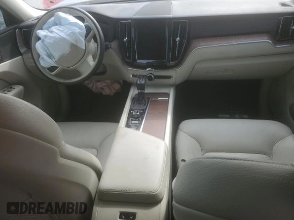 2021 Volvo XC60 Momentum с VIN YV4102RK1M1804048, выставлен на аукционе Copart как лот 57049835 с пробегом Не указан миль и Списание • Salvage title. История ставок и продаж доступна на DreamBid. Изображение 8.