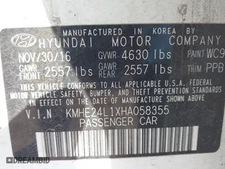 2017 Hyundai Sonata Hybrid SE with VIN KMHE24L1XHA058355, listed as a IAAI auction lot 42114412 with 245,282 mi miles. Bid and sale history available at carsss.com. Image 9.