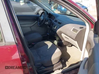2006 Ford Focus S with VIN 1FAFP34N26W156923, listed as a IAAI auction lot 41741233 with 132,122 mi miles and . Bid and sale history available at carsss.com. Image 5.