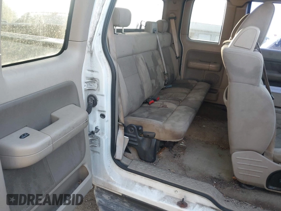 2004 Ford F-150 STX с VIN 1FTRX14W14FA10594, выставлен на аукционе IAAI как лот 42278746 с пробегом 285 096 миль миль и . История ставок и продаж доступна на DreamBid. Изображение 8.