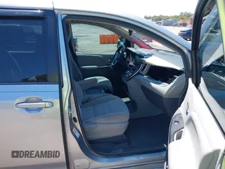 2018 Toyota Sienna LE Auto Access Seat with VIN 5TDKZ3DC0JS940186, listed as a IAAI auction lot 41991827 with 80,071 mi miles and . Bid and sale history available at DreamBid. Image 5.