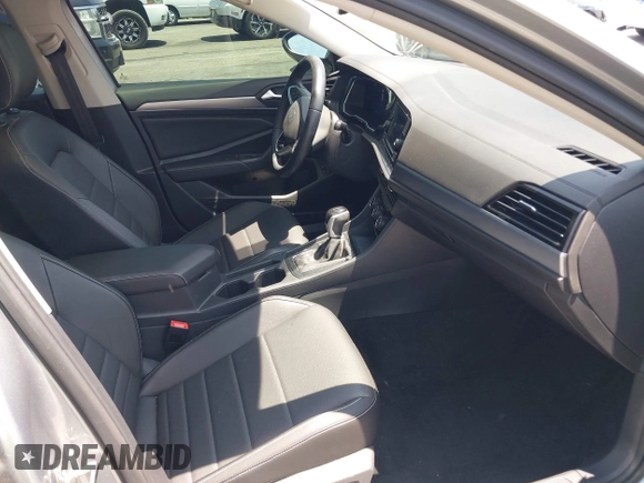 2022 Volkswagen Jetta SE с VIN 3VW7M7BU6NM004308, выставлен на аукционе IAAI как лот 42500472 с пробегом 47 717 миль миль и . История ставок и продаж доступна на DreamBid. Изображение 5.