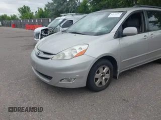 2008 Toyota Sienna XLE with VIN 5TDZK22C28S100727, listed as a IAAI auction lot 42570297 with 184,422 mi miles and . Bid and sale history available at DreamBid. Image 6.