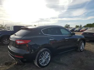 2019 Maserati Levante GranLusso z VIN ZN661XUL8KX337416, wystawiony jako Copart lot #73306924 z przebiegiem 43 891 mil mil oraz Tytuł czysty. Historia ofert i sprzedaży dostępna na DreamBid. Obrazek 2.