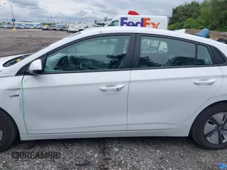 2020 Hyundai Ioniq Blue с VIN KMHC65LC8LU215813, выставлен на аукционе IAAI как лот 42344641 с пробегом 79 553 миль миль и . История ставок и продаж доступна на DreamBid. Изображение 14.