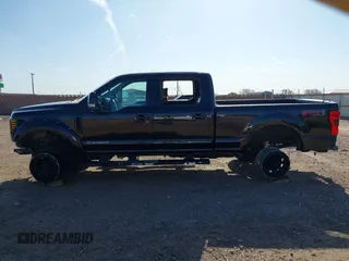 2019 Ford F-250 XL z VIN 1FT7W2BT2KEF39077, wystawiony jako IAAI lot #41921583 z przebiegiem 197 987 mil mil oraz . Historia ofert i sprzedaży dostępna na DreamBid. Obrazek 15.