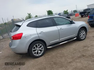 2011 Nissan Rogue SV z VIN JN8AS5MV8BW679232, wystawiony jako IAAI lot #42508786 z przebiegiem 129 632 mil mil oraz . Historia ofert i sprzedaży dostępna na DreamBid. Obrazek 4.