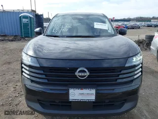 2025 Nissan Kicks SV with VIN 3N8AP6CB0SL341585, listed as a IAAI auction lot 41639532 with 902 mi miles. Bid and sale history available at carsss.com. Image 12.