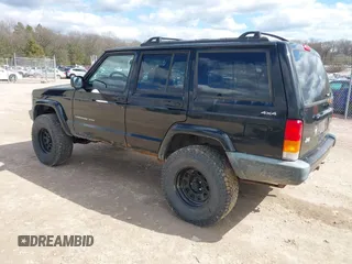 2000 Jeep Cherokee z VIN 1J4FF48S7YL153811, wystawiony jako IAAI lot #42098752 z przebiegiem 213 988 mil mil oraz . Historia ofert i sprzedaży dostępna na DreamBid. Obrazek 3.