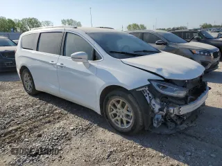2021 Chrysler Pacifica Touring L with VIN 2C4RC1BG2MR574402, listed as a Copart auction lot 88883045 with Not provided miles and Salvage title. Bid and sale history available at DreamBid. Image 4.