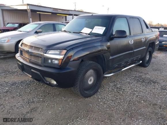 2003 Chevrolet Avalanche with VIN 3GNEC13TX3G169166, listed as a IAAI auction lot 41789590 with 349,989 mi miles. Bid and sale history available at carsss.com. Image 2.