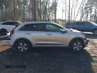 2018 Kia Niro LX with VIN KNDCB3LC1J5114060, listed as a IAAI auction lot 41326850 with 106,330 mi miles. Bid and sale history available at carsss.com. Image 14.