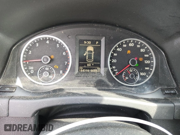 2012 Volkswagen Tiguan S с VIN WVGAV7AXXCW606008, выставлен на аукционе Copart как лот 62232655 с пробегом 184 316 миль миль и Списание • Salvage title. История ставок и продаж доступна на DreamBid. Изображение 9.