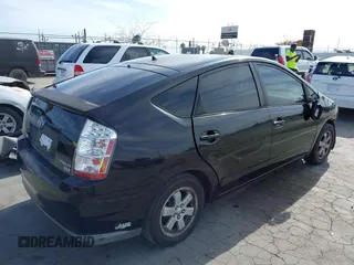 2006 Toyota Prius with VIN JTDKB20UX67525780, listed as a IAAI auction lot 42055112 with 157,100 mi miles. Bid and sale history available at carsss.com. Image 4.