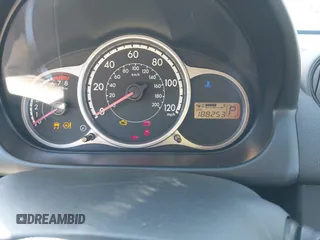 2011 Mazda 2 Sport z VIN JM1DE1HY2B0105631, wystawiony jako IAAI lot #41858190 z przebiegiem 188 253 mil mil oraz . Historia ofert i sprzedaży dostępna na DreamBid. Obrazek 7.