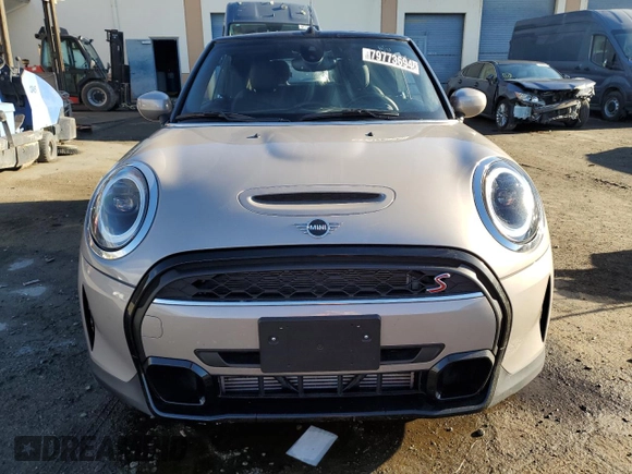 2024 MINI Convertible Cooper S с VIN WMW43DL01R3R80570, выставлен на аукционе Copart как лот 79773694 с пробегом 21 612 миль миль и Чистый • Clean title. История ставок и продаж доступна на DreamBid. Изображение 5.
