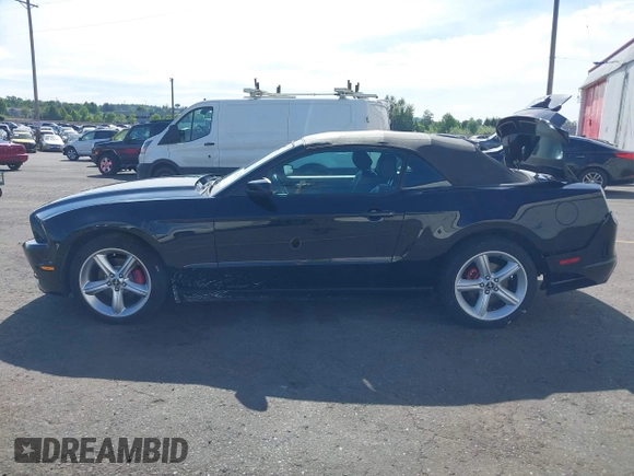 2013 Ford Mustang V6 с VIN 1ZVBP8EM9D5246601, выставлен на аукционе IAAI как лот 42239109 с пробегом 116 780 миль миль и . История ставок и продаж доступна на DreamBid. Изображение 15.