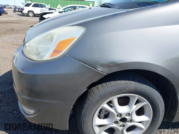 2005 Toyota Sienna XLE with VIN 5TDBA22C05S052824, listed as a IAAI auction lot 42158121 with 189,330 mi miles. Bid and sale history available at carsss.com. Image 14.