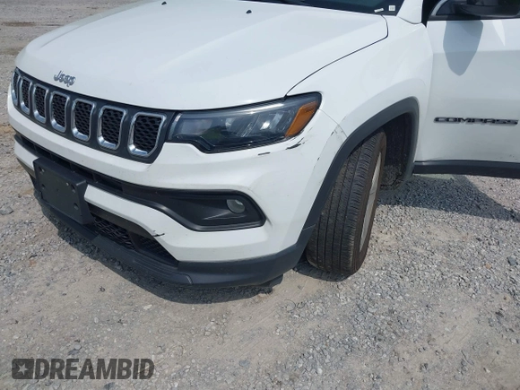 2023 Jeep Compass Latitude с VIN 3C4NJDBN2PT566984, выставлен на аукционе IAAI как лот 42492185 с пробегом 50 245 миль миль и . История ставок и продаж доступна на DreamBid. Изображение 19.