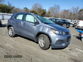 2020 Chevrolet Trax LS with VIN 3GNCJNSB2LL149563, listed as a Copart auction lot 44958245 with 91,618 mi miles and Salvage Title. Bid and sale history available at carsss.com. Image 4.