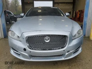 2013 Jaguar XJ Portfolio z VIN SAJWJ2GD6D8V44717, wystawiony jako Copart lot #52340635 z przebiegiem 120 560 mil mil oraz Szkody całkowita. Historia ofert i sprzedaży dostępna na DreamBid. Obrazek 5.