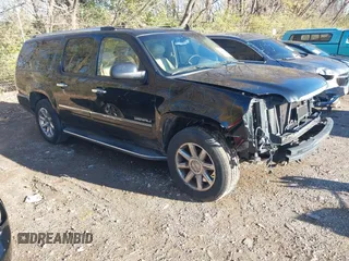 2010 GMC Yukon XL Denali with VIN 1GKUKMEF4AR156236, listed as a IAAI auction lot 40818388 with 252,031 mi miles. Bid and sale history available at carsss.com. Image 1.