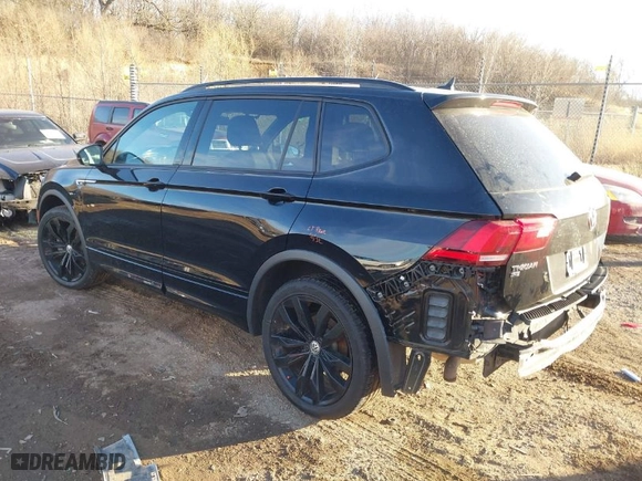 2021 Volkswagen Tiguan SE with VIN 3VV2B7AX1MM111328, listed as a IAAI auction lot 41457622 with 30,236 mi miles. Bid and sale history available at carsss.com. Image 3.