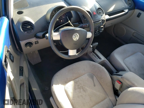 2004 Volkswagen New Beetle Coupe GLS with VIN 3VWCK31C84M416945, listed as a Copart auction lot 82093044 with 110,090 mi miles and Salvage Title. Bid and sale history available at carsss.com. Image 8.