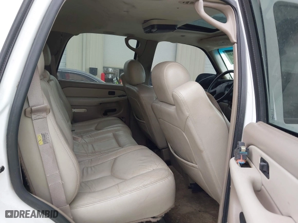 2003 Chevrolet Tahoe LS with VIN 1GNEC13Z73R126800, listed as a IAAI auction lot 41848636 with 267,234 mi miles. Bid and sale history available at carsss.com. Image 8.