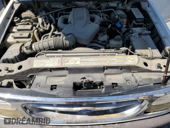 1997 Ford Explorer XL z VIN 1FMDU32E3VZB49226, wystawiony jako Copart lot #73610834 z przebiegiem 236 649 mil mil oraz Czysty tytuł • Clean title. Historia ofert i sprzedaży dostępna na DreamBid. Obrazek 12.
