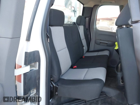 2007 Chevrolet Silverado 1500 LT w/1LT with VIN 1GCEC19077Z637107, listed as a IAAI auction lot 41851739 with 148,277 mi miles. Bid and sale history available at carsss.com. Image 8.