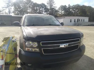 2010 Chevrolet Suburban LT with VIN 1GNUCJE01AR196820, listed as a IAAI auction lot 40713946 with 234,838 mi miles and . Bid and sale history available at DreamBid. Image 6.