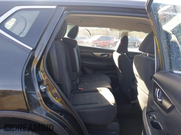 2016 Nissan Rogue SV with VIN KNMAT2MV4GP682301, listed as a IAAI auction lot 40922804 with 69,380 mi miles. Bid and sale history available at carsss.com. Image 8.