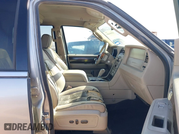 2008 Lincoln Navigator with VIN 5LMFU28548LJ00213, listed as a IAAI auction lot 41846489 with 1 mi miles. Bid and sale history available at carsss.com. Image 5.