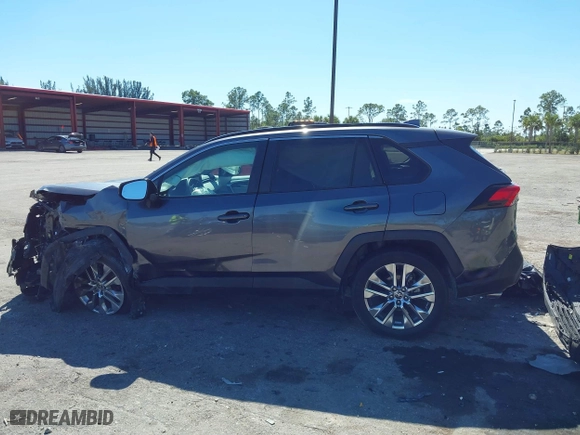 2021 Toyota RAV4 XLE Premium with VIN 2T3C1RFV5MC110773, listed as a IAAI auction lot 41863406 with 36,948 mi miles. Bid and sale history available at carsss.com. Image 14.