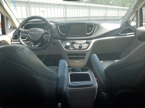 2022 Chrysler Pacifica Touring L with VIN 2C4RC1BG9NR185760, listed as a Copart auction lot 65392665 with 62,162 mi miles and Clean title. Bid and sale history available at DreamBid. Image 8.