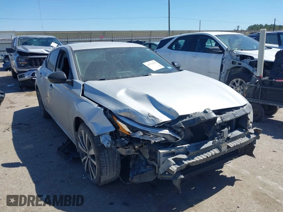 2019 Nissan Altima SR with VIN 1N4BL4CV4KN322487, listed as a IAAI auction lot 41771579 with 163,013 mi miles and . Bid and sale history available at carsss.com. Image 1.