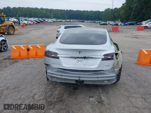 2017 Tesla Model S 100D с VIN 5YJSA1E28HF199687, выставлен на аукционе IAAI как лот 42353657 с пробегом 68 533 миль миль и . История ставок и продаж доступна на DreamBid. Изображение 16.
