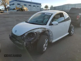 2008 Volkswagen New Beetle Coupe Triple White with VIN 3VWFW31C08M518926, listed as a Copart auction lot 49224855 with 122,160 mi miles and Salvage Title. Bid and sale history available at carsss.com. Image 1.