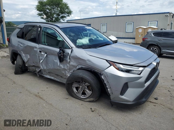 2022 Toyota RAV4 XLE with VIN 2T3P1RFV0NW271422, listed as a Copart auction lot 62839795 with Not provided miles and Salvage title. Bid and sale history available at DreamBid. Image 4.