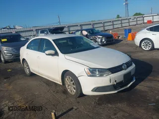 2013 Volkswagen Jetta SE с VIN 3VWDP7AJ7DM360993, выставлен на аукционе IAAI как лот 42242271 с пробегом 181 781 миль миль и . История ставок и продаж доступна на DreamBid. Изображение 1.