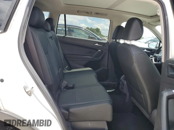 2018 Volkswagen Tiguan SEL z VIN 3VV2B7AX8JM156391, wystawiony jako Copart lot #56233975 z przebiegiem 85 166 mil mil oraz Szkoda całkowita • Salvage title. Historia ofert i sprzedaży dostępna na DreamBid. Obrazek 11.