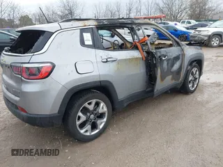 2019 Jeep Compass Limited with VIN 3C4NJCCB3KT675963, listed as a IAAI auction lot 41113330 with 1 mi miles. Bid and sale history available at carsss.com. Image 4.