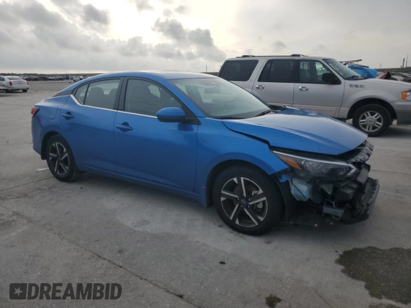 2024 Nissan Sentra SV z VIN 3N1AB8CV2RY305106, wystawiony jako Copart lot #54432635 z przebiegiem 21 709 mil mil oraz Szkoda całkowita • Salvage title. Historia ofert i sprzedaży dostępna na DreamBid. Obrazek 4.