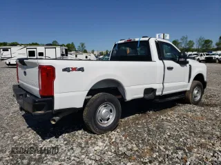 2024 Ford F-250 XL z VIN 1FTBF2BAXRED42774, wystawiony jako Copart lot #52189435 z przebiegiem Nie podano mil oraz Szkody całkowita. Historia ofert i sprzedaży dostępna na DreamBid. Obrazek 3.