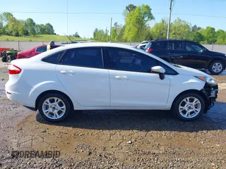 2015 Ford Fiesta SE with VIN 3FADP4BJXFM202690, listed as a IAAI auction lot 41993030 with 194,924 mi miles. Bid and sale history available at carsss.com. Image 14.