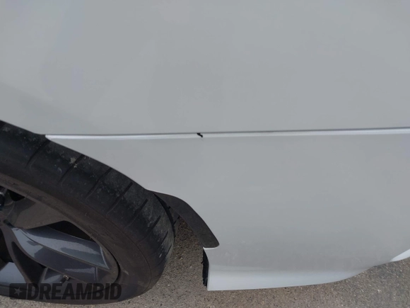 2019 Dodge Charger Scat Pack with VIN 2C3CDXGJXKH635612, listed as a IAAI auction lot 42010995 with 34,860 mi miles and . Bid and sale history available at DreamBid. Image 18.