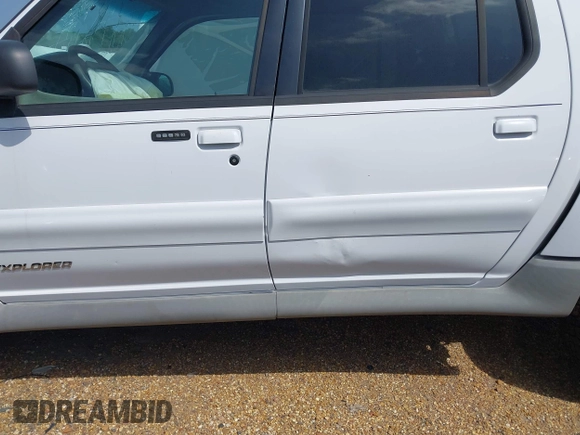 2002 Ford Explorer Sport Trac Value with VIN 1FMZU67E52UA92018, listed as a IAAI auction lot 42214955 with 146,085 mi miles and . Bid and sale history available at DreamBid. Image 18.