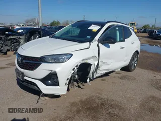 2020 Buick Encore GX Select z VIN KL4MMDSL1LB119733, wystawiony jako IAAI lot #41602514 z przebiegiem Nie podano mil oraz . Historia ofert i sprzedaży dostępna na DreamBid. Obrazek 17.