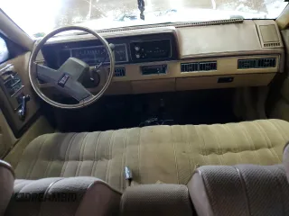 1986 Oldsmobile Cutlass z VIN 2G3AJ19R6G9345283, wystawiony jako Copart lot #41680155 z przebiegiem 30 900 mil mil oraz Tytuł czysty. Historia ofert i sprzedaży dostępna na DreamBid. Obrazek 8.